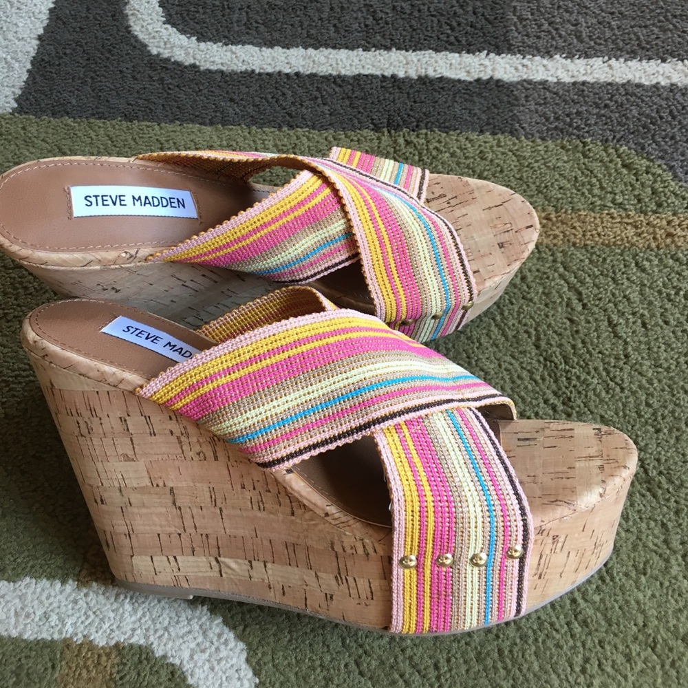 PRICE DROP!!!Steve Madden sandals🦋
